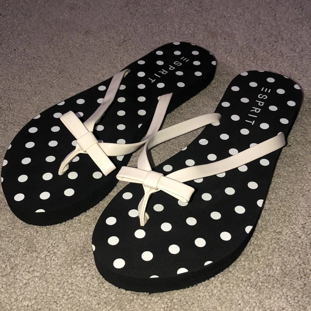 Esprit Women’s size 9 Flip Flops Polka Dots‎ Black White NWOT
